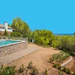 Fantastic Holiday Home With Pool