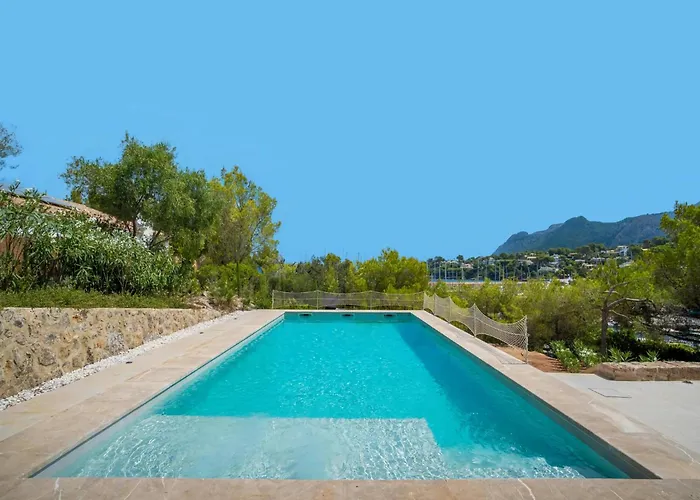Fantastic Holiday Home With Pool